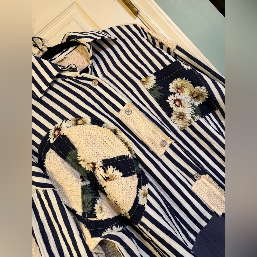 Pol Oversized Peace Patch Button Down Plaid Shirt… - image 5